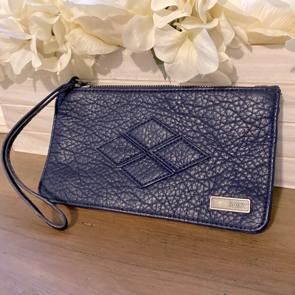Roxy wallet wristlet